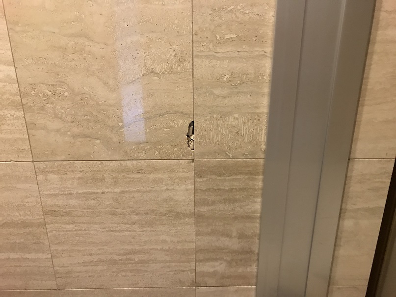 マンションエントランスホール 大理石壁割れ破損部リペア再生 No.BA200925