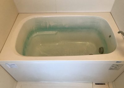 ＦＲＰ浴槽 入浴剤染みクリーニング・再生トリートメントコーティング　No.BA200428