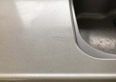 キッチンカウンター（人工大理石製天板）ひび割れリペア補修　No.BA210412