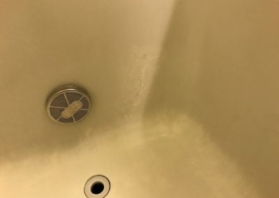 FRP浴槽ひび割れ部分リペア補修　No.BA201030