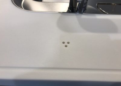 キッチンカウンター天板（人工大理石製）加工穴リペア補修　BA220216