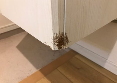 玄関下足箱扉　破損部キズ　リペア補修　BA220411