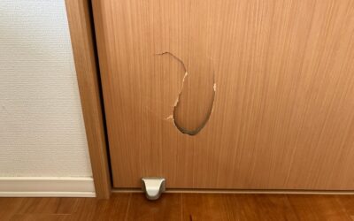 木製建具（室内ドア）　ヘコミ・穴・陥没破損　リペア補修・再生　BA231101