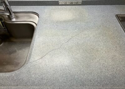 キッチン人工大理石天板/カウンター　ヒビ割れクラック　リペア補修・再生　BA240626
