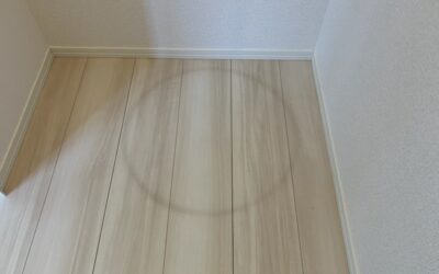 フローリング　収納内シミ　リペア補修・着色塗装再生　BA241213