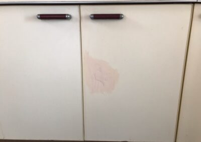 家具収納扉　表面のへこみ穴　リペア補修・再生　BA230403