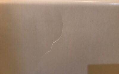 FRP浴槽　内部の割れ・ヘコミ　部分樹脂加工再生　BA230517