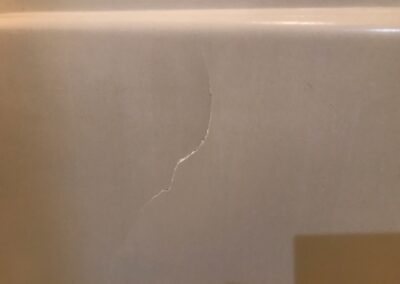 FRP浴槽　内部の割れ・ヘコミ　部分樹脂加工再生　BA230517