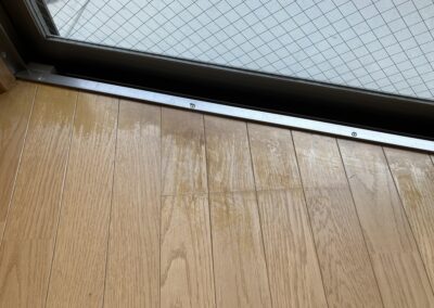 フローリング　窓ぎわ表面劣化・色落ちによる白化　着色塗装リペア再生　BA230221