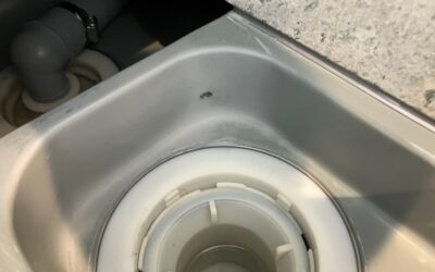 浴室洗い場排水部　欠け破損部　FRP樹脂加工・部分再生・リペア補修　BA250305