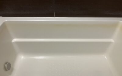 FRP浴槽再生　経年劣化・内部のシミ　微粒子ポリッシング加工・ガラスコート加工　BA250530