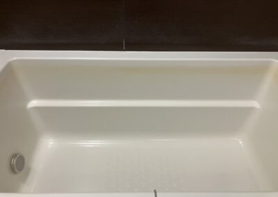 FRP浴槽再生　経年劣化・内部のシミ　微粒子ポリッシング加工・ガラスコート加工　BA250530