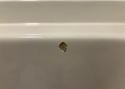 【宿泊施設・管理会社様へ】交換・全面塗装不要！佐賀市のホテル浴槽キズを部分再生！最短修理でコスト削減リペア 　BA260401